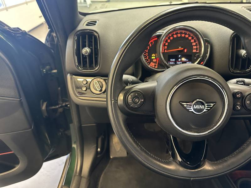 Mini Mini Countryman 102 ch BVA7 One Oakwood  occasion  Brive-la-Gaillarde - photo n17
