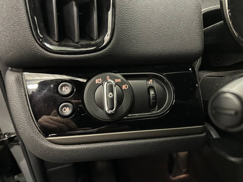 Mini Mini Countryman 125 - 95 ch ALL4 BVA6 Cooper SE Edition Premium  occasion  Brive-la-Gaillarde - photo n11