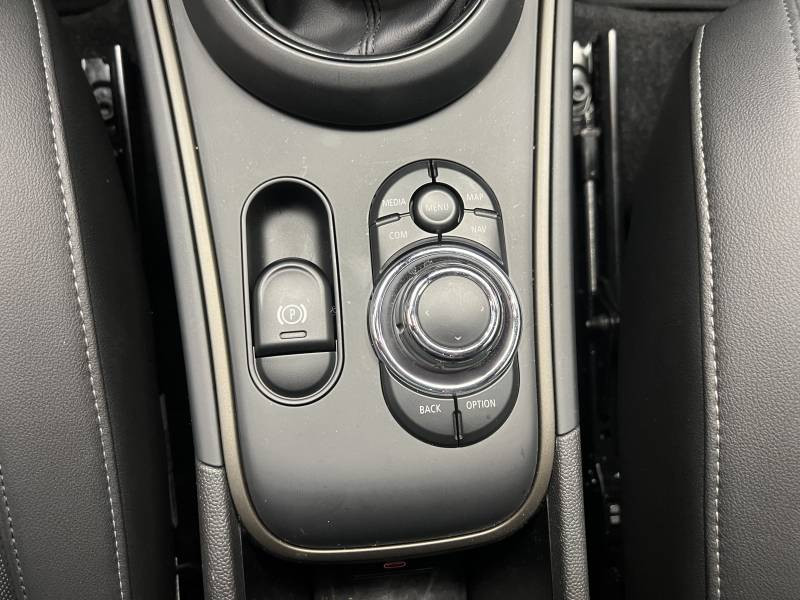 Mini Mini Countryman 125 - 95 ch ALL4 BVA6 Cooper SE Edition Premium  occasion  Lormont - photo n8