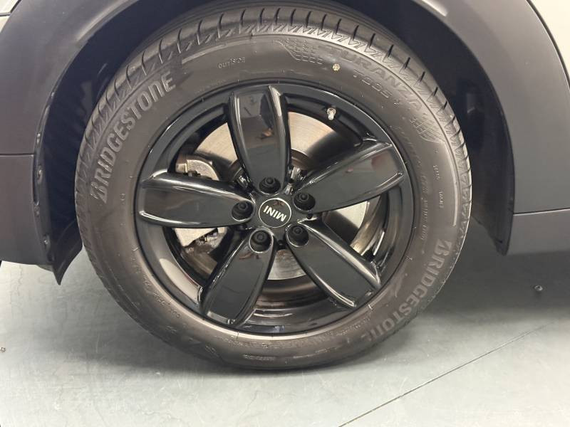 Mini Mini Countryman 125 - 95 ch ALL4 BVA6 Cooper SE Edition Premium  occasion � Lormont - photo n�9