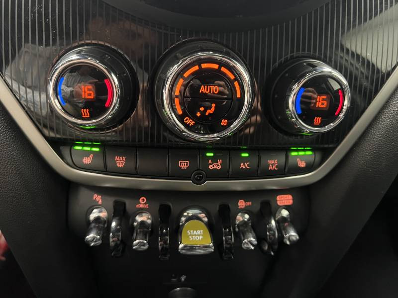Mini Mini Countryman 125 - 95 ch ALL4 BVA6 Cooper SE John Works  occasion  Lormont - photo n8