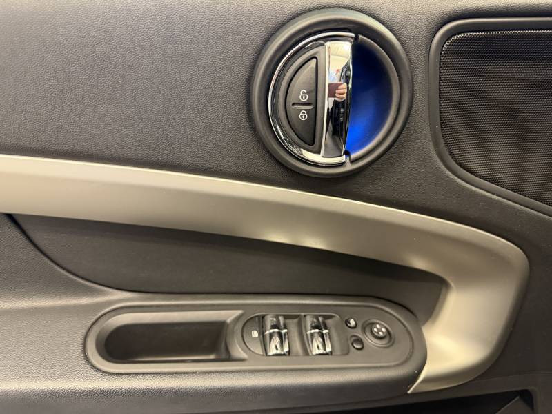 Mini Mini Countryman 136 ch BVA7 Cooper Edition Premium  occasion � Brive-la-Gaillarde - photo n�9