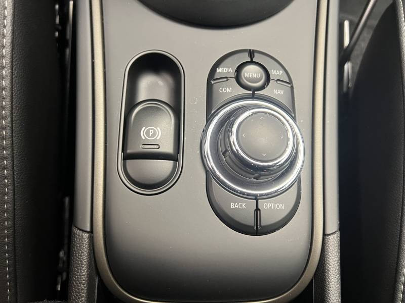 Mini Mini Countryman 136 ch BVA7 Cooper Essential  occasion � Lormont - photo n�13