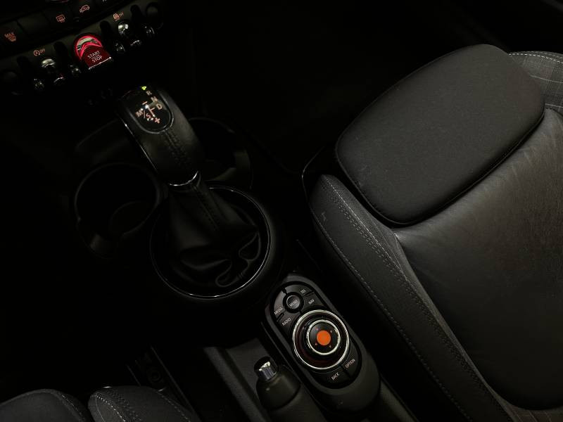 Mini Mini Hatch 3 Portes Cooper 136 ch BVA6 Finition Business  occasion  Brive-la-Gaillarde - photo n6