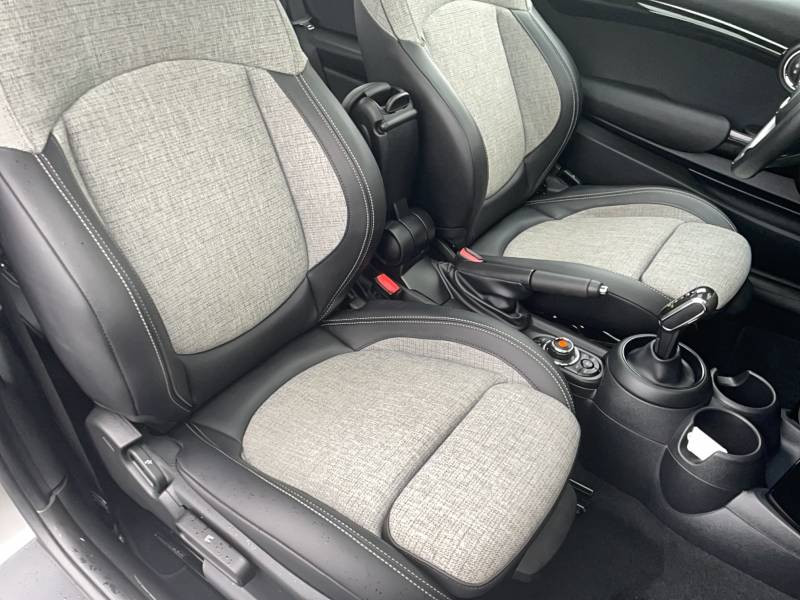 Mini Mini Hatch 3 Portes Cooper 136 ch BVA7 Edition Greenwich  occasion  Auch - photo n14