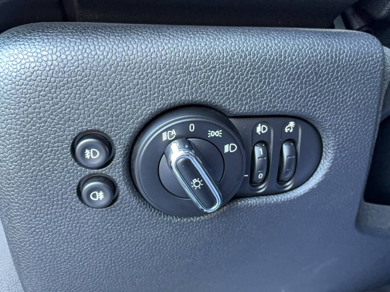 Mini Mini Hatch 3 Portes Cooper 136 ch BVA7 Finition Business Design 3  occasion � Muret - photo n�16