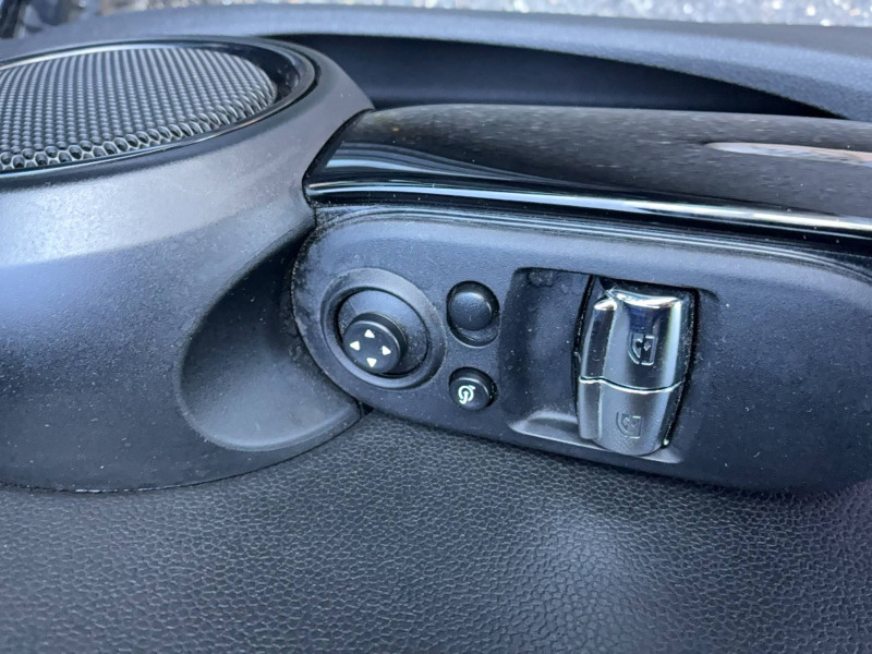 Mini Mini Hatch 3 Portes Cooper 136 ch BVA7 Finition Business Design 3  occasion � Muret - photo n�12