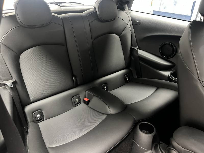 Mini Mini Hatch 3 Portes Cooper 136 ch BVA7 Finition Business Design  occasion � Lormont - photo n�20