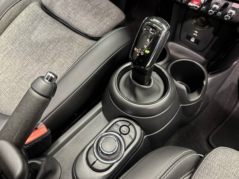 Mini Mini Hatch 3 Portes Cooper 136 ch DKG7 Edition Camden  occasion � Carcassonne - photo n�6