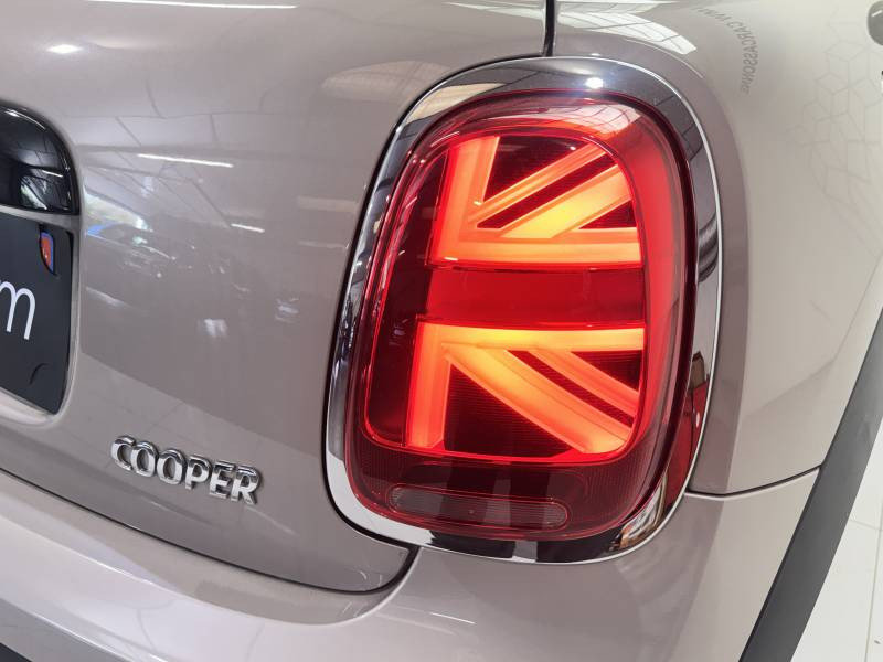 Mini Mini Hatch 3 Portes Cooper 136 ch DKG7 Edition Camden  occasion � Carcassonne - photo n�14