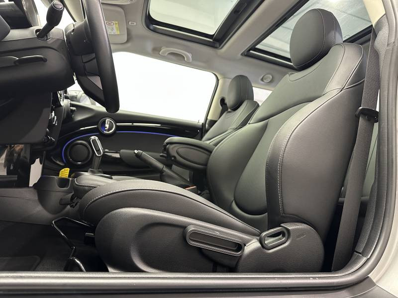 Mini Mini Hatch 3 Portes Cooper 136 ch DKG7 Edition Camden  occasion  Carcassonne - photo n4