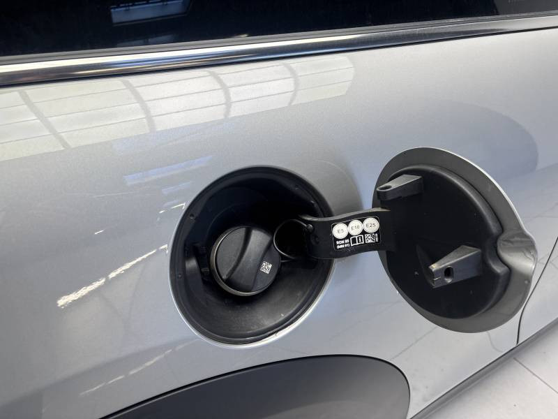 Mini Mini Hatch 3 Portes Cooper 136 ch DKG7 Edition Camden  occasion � B�ziers - photo n�17