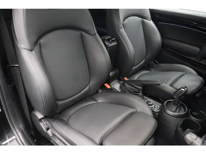 Mini Mini Hatch 3 Portes Cooper 136 ch DKG7 Edition Camden  occasion � Lescar - photo n�11