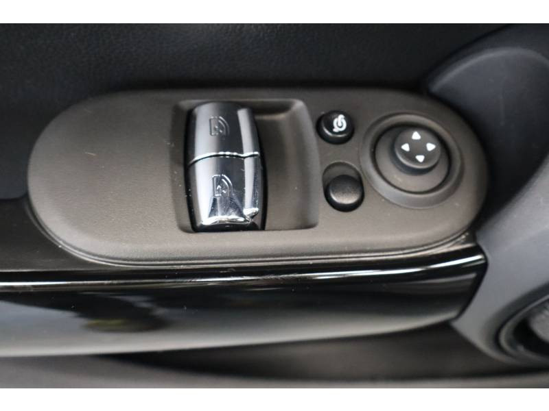 Mini Mini Hatch 3 Portes Cooper 136 ch DKG7 Edition Camden  occasion  Lescar - photo n13