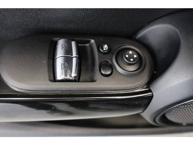 Mini Mini Hatch 3 Portes Cooper 136 ch DKG7 Edition Camden  occasion  Lescar - photo n14