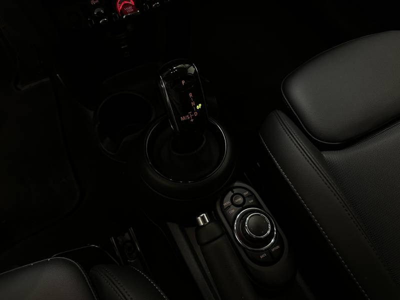 Mini Mini Hatch 3 Portes Cooper 136 ch DKG7 Edition Camden  occasion  Brive-la-Gaillarde - photo n6