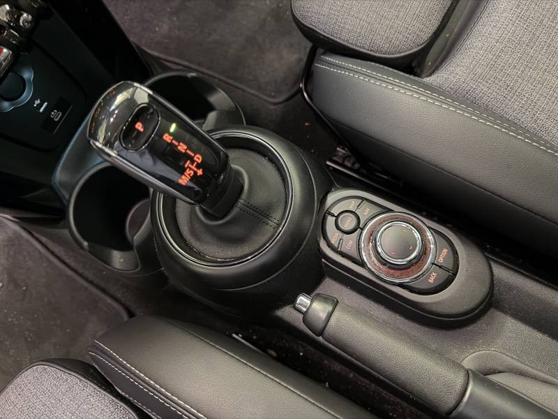 Mini Mini Hatch 3 Portes Cooper 136 ch DKG7 Edition Camden  occasion � Brive-la-Gaillarde - photo n�20