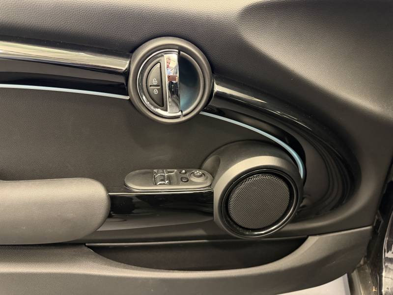 Mini Mini Hatch 3 Portes Cooper 136 ch DKG7 Edition Camden  occasion � Brive-la-Gaillarde - photo n�9