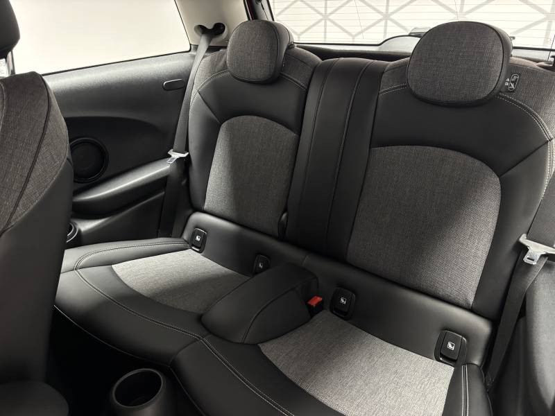 Mini Mini Hatch 3 Portes Cooper 136 ch DKG7 Edition Camden  occasion � Lormont - photo n�17