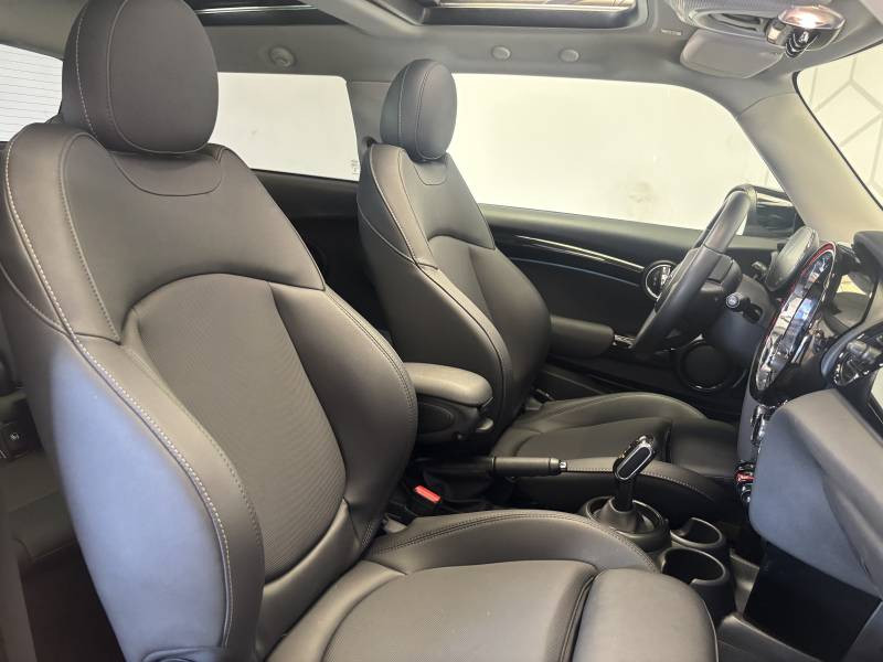 Mini Mini Hatch 3 Portes Cooper 136 ch DKG7 Edition Premium Plus 2024 - photo n°14 Mini Mini Hatch 3 Portes Cooper 136 ch DKG7 Edition Premium Plus  occasion à Béziers - photo n°14