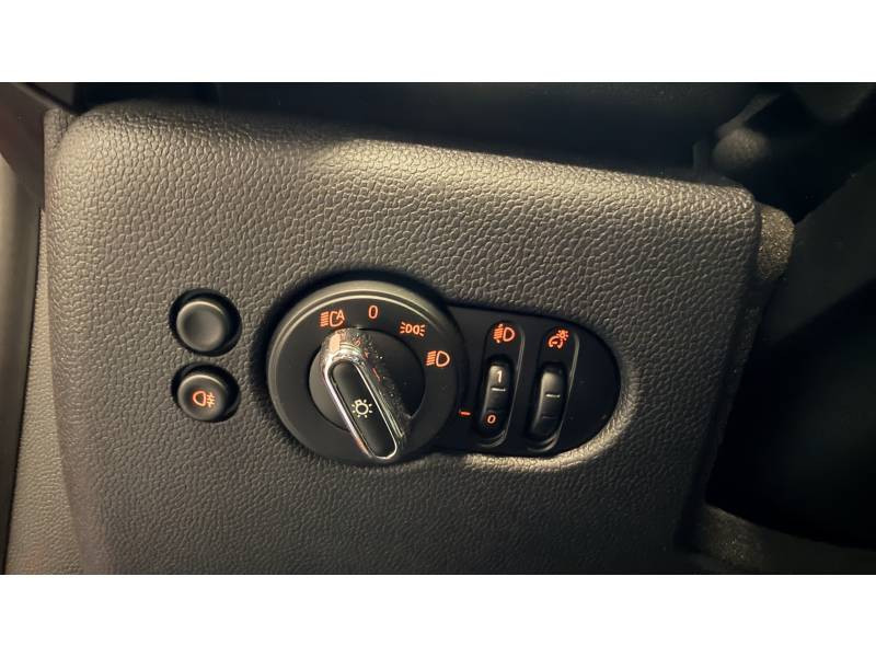 Mini Mini Hatch 3 Portes Cooper 136 ch DKG7 Edition Premium Plus  occasion � Brive-la-Gaillarde - photo n�20