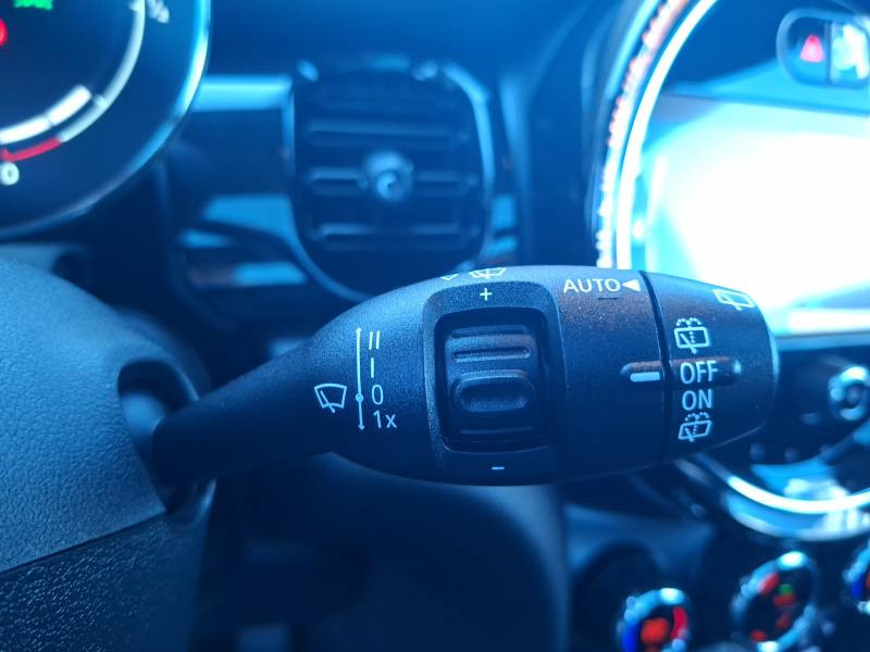 Mini Mini Hatch 3 Portes Cooper 136 ch DKG7 Edition Premium Plus  occasion � Auch - photo n�19