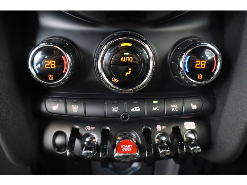 Mini Mini Hatch 3 Portes Cooper 136 ch DKG7 Edition Premium  occasion � Lescar - photo n�13