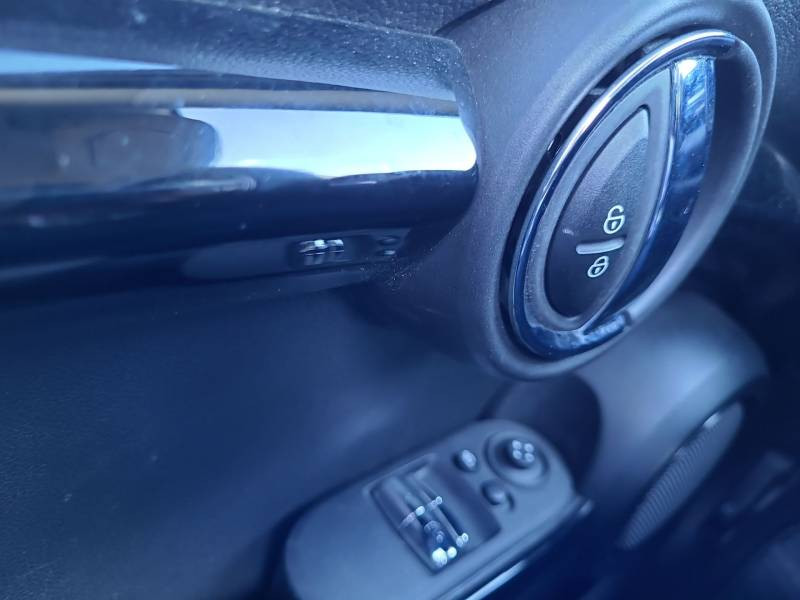 Mini Mini Hatch 3 Portes Cooper 136 ch Edition Greenwich  occasion  Condom - photo n12