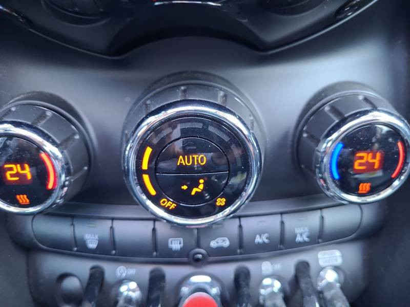 Mini Mini Hatch 3 Portes Cooper 136 ch Edition Greenwich  occasion  Condom - photo n10