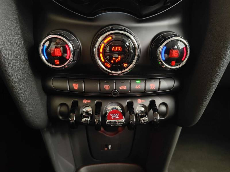Mini Mini Hatch 3 Portes Cooper 136 ch Finition Chili  occasion  Cahors - photo n18