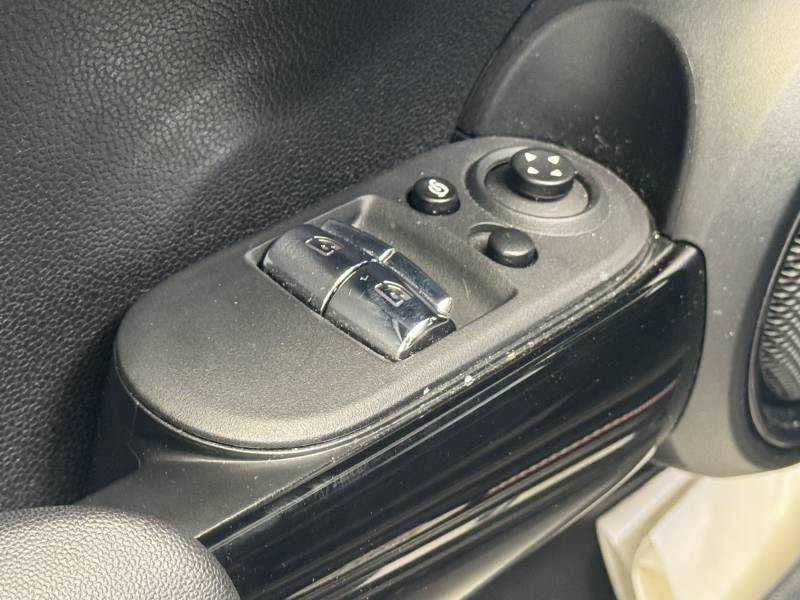 Mini Mini Hatch 3 Portes Cooper 136 ch Finition John Works  occasion � B�ziers - photo n�13