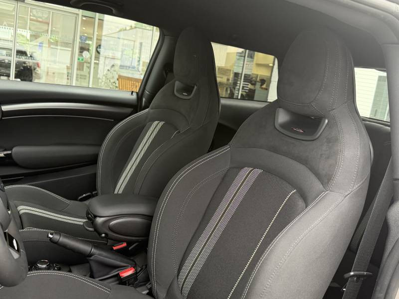 Mini Mini Hatch 3 Portes Cooper S 178 ch DKG7 Edition Premium Plus  occasion  Tarbes - photo n13