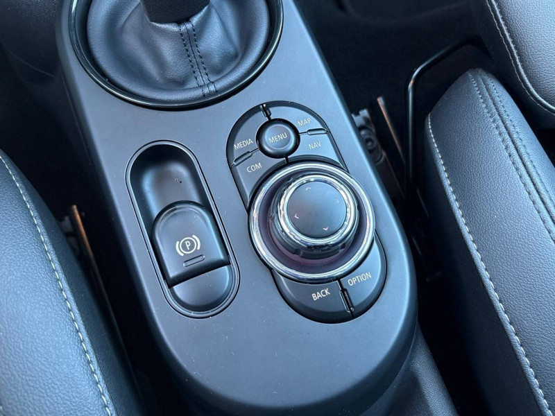 Mini Mini Hatch 3 Portes Cooper SE 184 ch Edition Camden 3p 2022 - photo n°17 Mini Mini Hatch 3 Portes Cooper SE 184 ch Edition Camden 3p  occasion à Trelissac - photo n°17