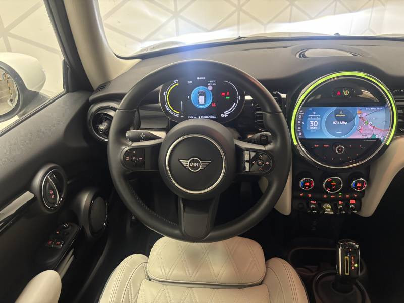 Mini Mini Hatch 3 Portes Cooper SE 184 ch Edition Camden 2022 - photo n°8 Mini Mini Hatch 3 Portes Cooper SE 184 ch Edition Camden  occasion à Béziers - photo n°8