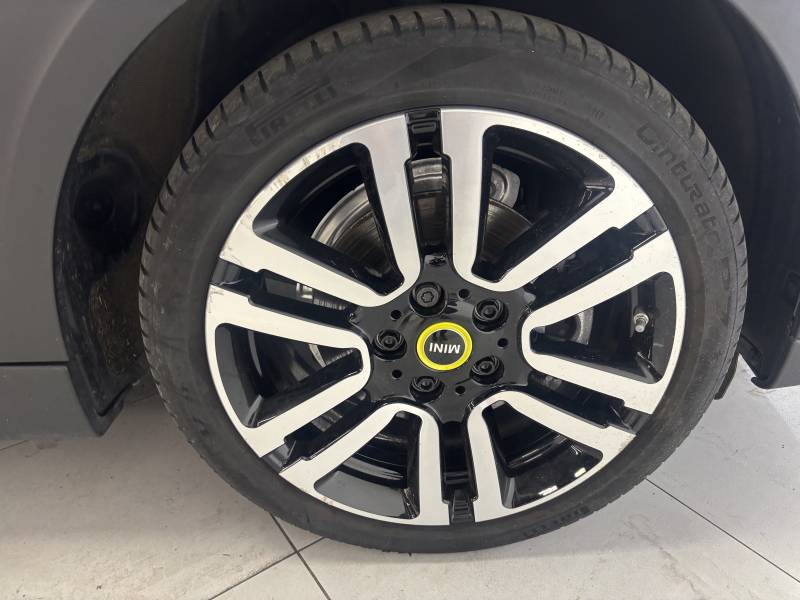 Mini Mini Hatch 3 Portes Cooper SE 184 ch Edition Camden 2022 - photo n°12 Mini Mini Hatch 3 Portes Cooper SE 184 ch Edition Camden  occasion à Béziers - photo n°12