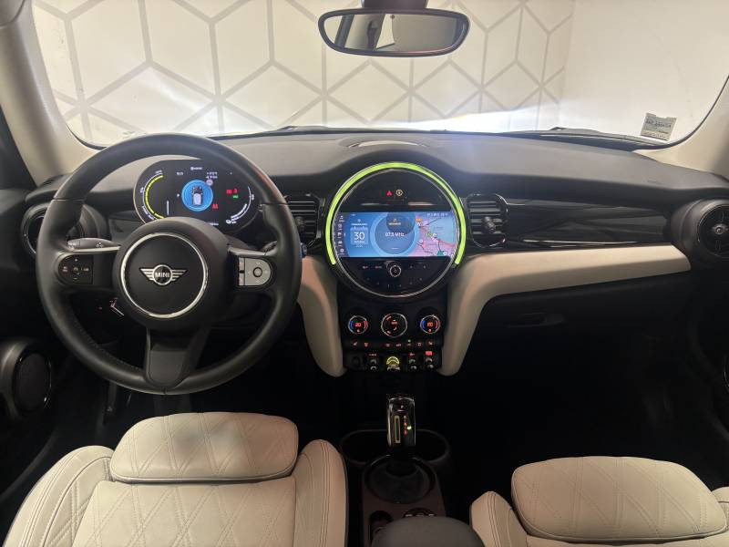 Mini Mini Hatch 3 Portes Cooper SE 184 ch Edition Camden 2022 - photo n°7 Mini Mini Hatch 3 Portes Cooper SE 184 ch Edition Camden  occasion à Béziers - photo n°7