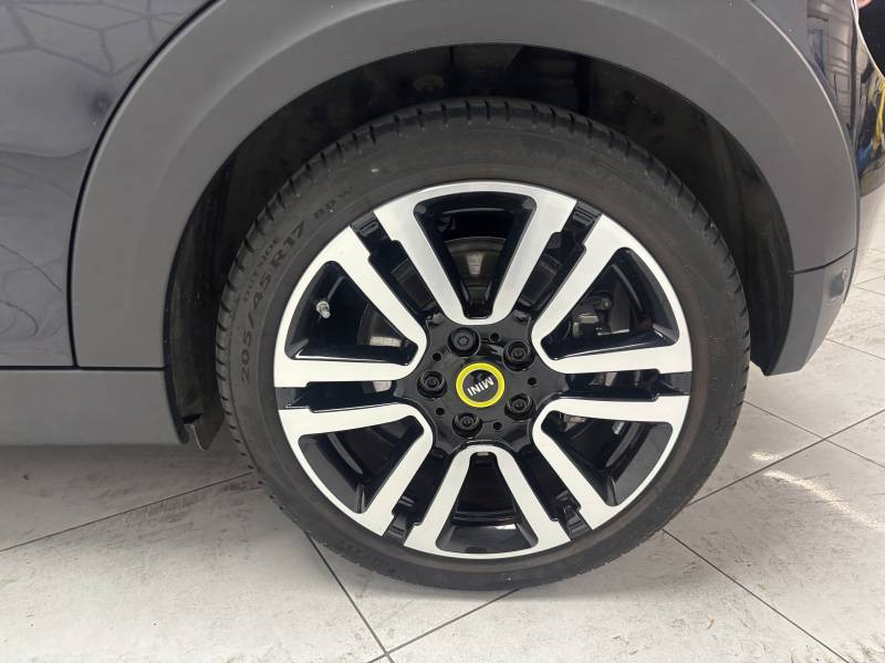 Mini Mini Hatch 3 Portes Cooper SE 184 ch Edition Camden 2022 - photo n°14 Mini Mini Hatch 3 Portes Cooper SE 184 ch Edition Camden  occasion à Béziers - photo n°14