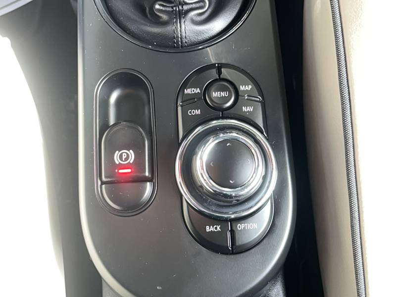 Mini Mini Hatch 3 Portes Cooper SE 184 ch Edition Camden  occasion  Aire sur Adour - photo n17
