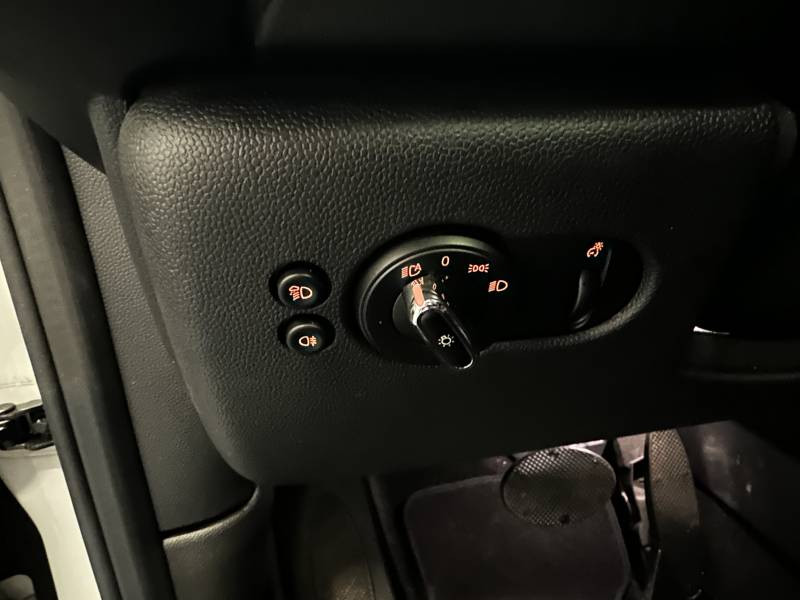 Mini Mini Hatch 3 Portes Cooper SE 184 ch Edition Camden  occasion  Brive-la-Gaillarde - photo n17