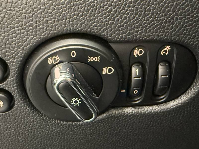 Mini Mini Hatch 3 Portes Cooper SE 184 ch Edition Camden 2022 - photo n°18 Mini Mini Hatch 3 Portes Cooper SE 184 ch Edition Camden  occasion à Lormont - photo n°18