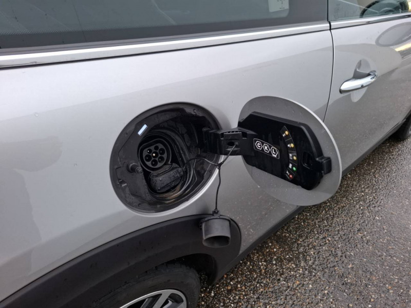 Mini Mini Hatch 3 Portes Cooper SE 184 ch Edition Premium 3p  occasion � Bo� - photo n�11