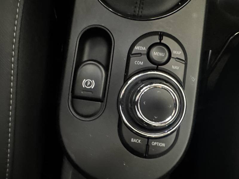 Mini Mini Hatch 3 Portes Cooper SE 184 ch Edition Premium Plus  occasion  Bziers - photo n18