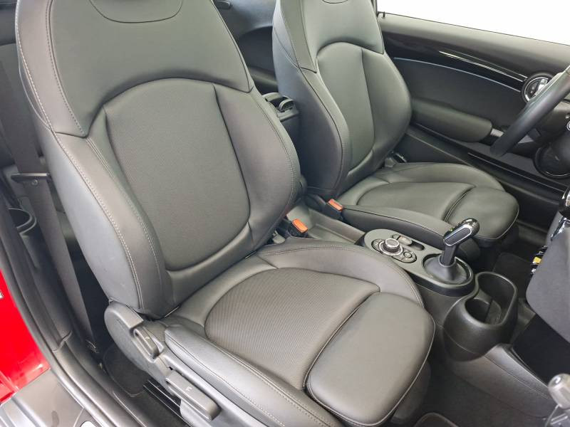 Mini Mini Hatch 3 Portes Cooper SE 184 ch Edition Premium Plus  occasion � Lescar - photo n�13