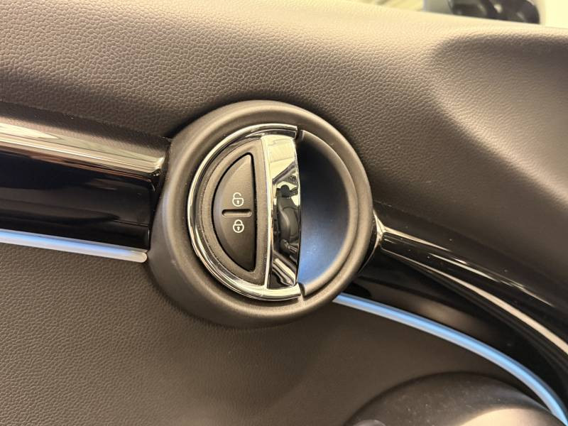 Mini Mini Hatch 3 Portes Cooper SE 184 ch Edition Premium Plus  occasion � Brive-la-Gaillarde - photo n�9