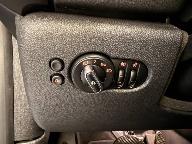 Mini Mini Hatch 3 Portes Cooper SE 184 ch Edition Premium Plus  occasion � Brive-la-Gaillarde - photo n�11