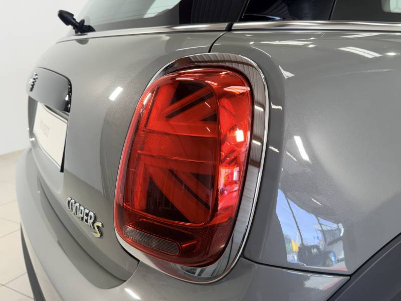 Mini Mini Hatch 3 Portes Cooper SE 184 ch Edition Premium Plus  occasion � Tarbes - photo n�12