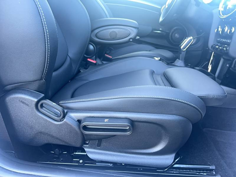 Mini Mini Hatch 3 Portes Cooper SE 184 ch Edition Premium Plus  occasion  Auch - photo n19