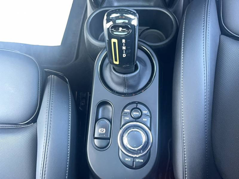 Mini Mini Hatch 3 Portes Cooper SE 184 ch Edition Premium Plus  occasion  Auch - photo n10
