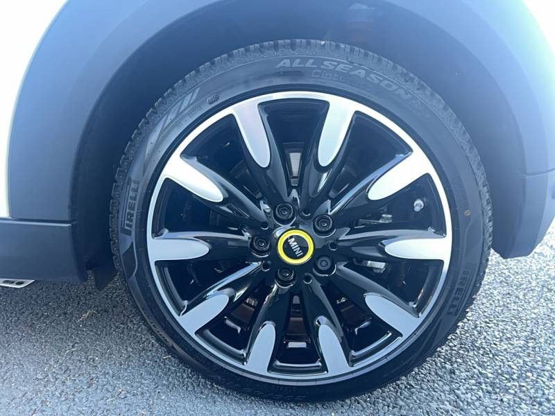 Mini Mini Hatch 3 Portes Cooper SE 184 ch Edition Premium Plus  occasion  Auch - photo n7