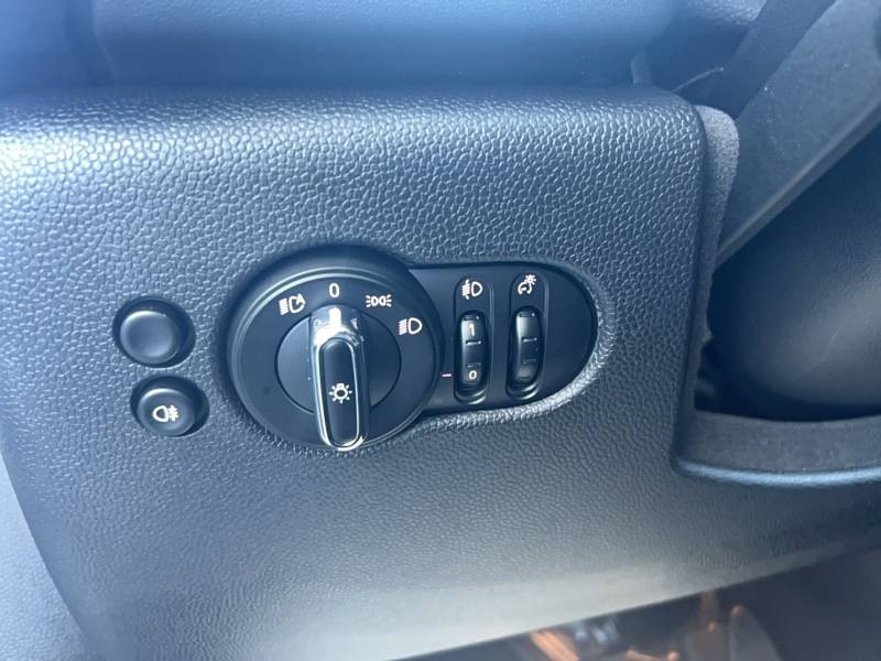 Mini Mini Hatch 3 Portes Cooper SE 184 ch Edition Premium Plus  occasion  Auch - photo n12